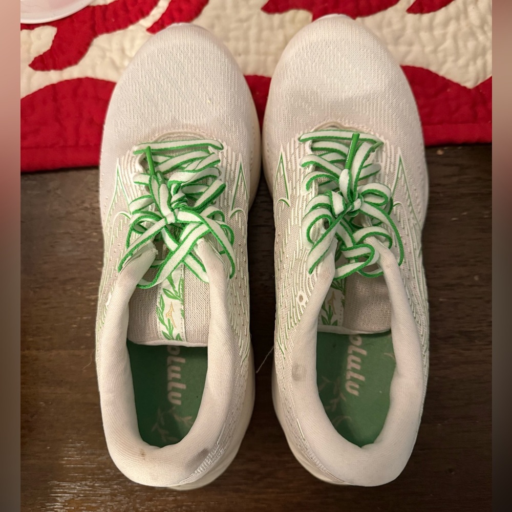 Mizuno wave sneakers, Honolulu 50th marathon anniversary edition